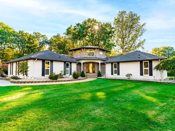 26036 Parke Ln, Grosse Ile, MI 48138