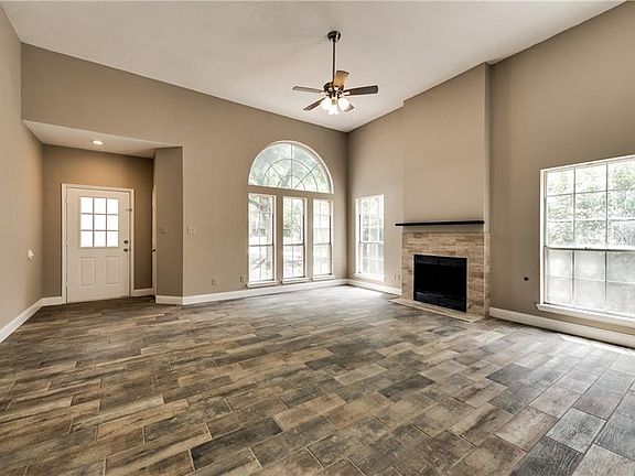 5th image of 1102 Brewer Dr