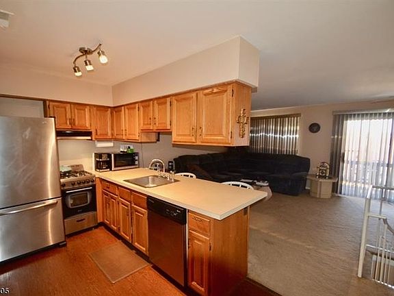 3rd image of 6 Brandywine Dr #3