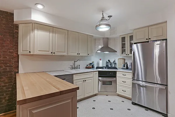 Rented by Corcoran | media 4
