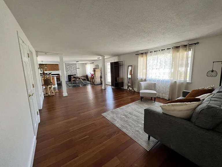 12 Gassett Rd — Photo 25