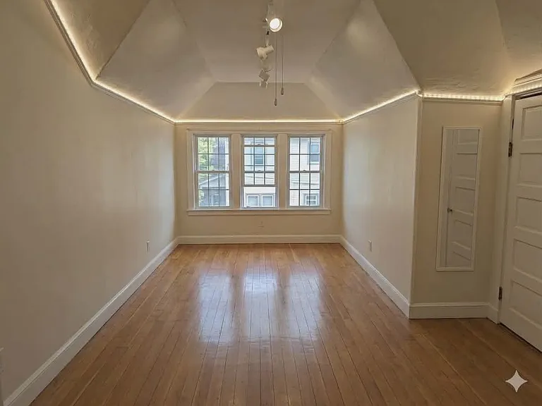 5025 NE Cleveland Ave — Photo 4