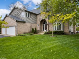 347 E Shady Pines Ct, Palatine, IL 60067