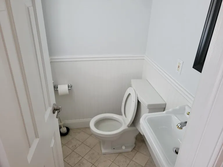 115 Rockwell St #1 — Photo 4