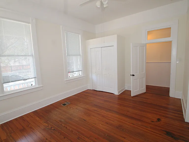 1008 Barnard St — Photo 15