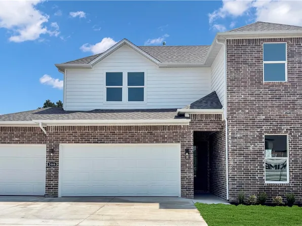 2466 N Crocus Mnr, Fayetteville, AR 72704