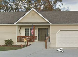 2142 Reagan Rd, Byrdstown, TN 38549