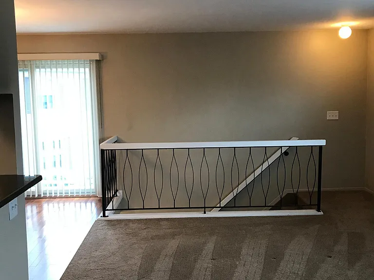 3057 Oakridge Ct — Photo 4