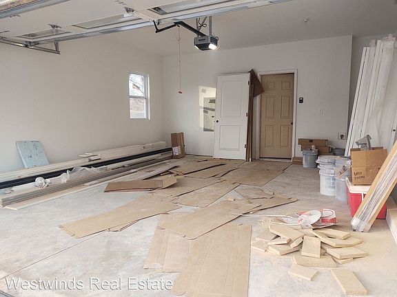 3rd image of 270 Adams St