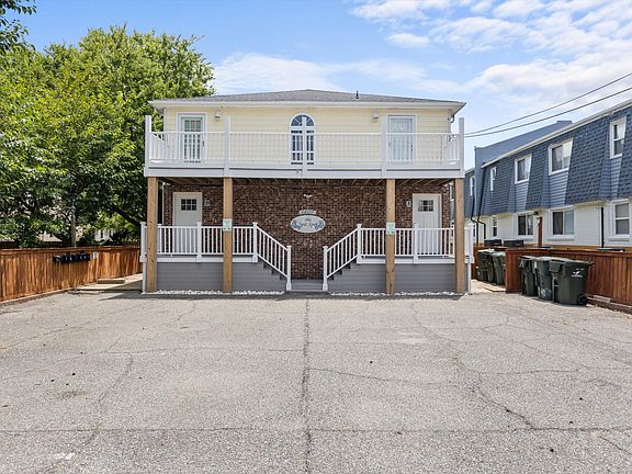 3rd image of 1407 W Ocean View Ave APT A