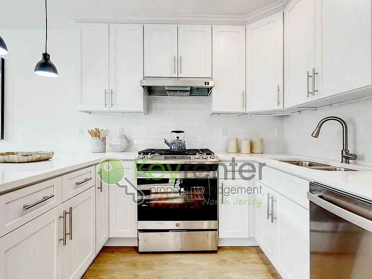 176 Pennington Ave #9 — Photo 5