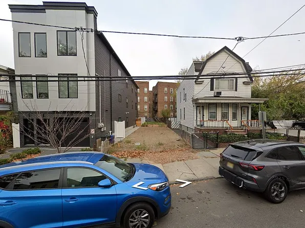 260 Ege Ave, Jersey City, NJ 07304