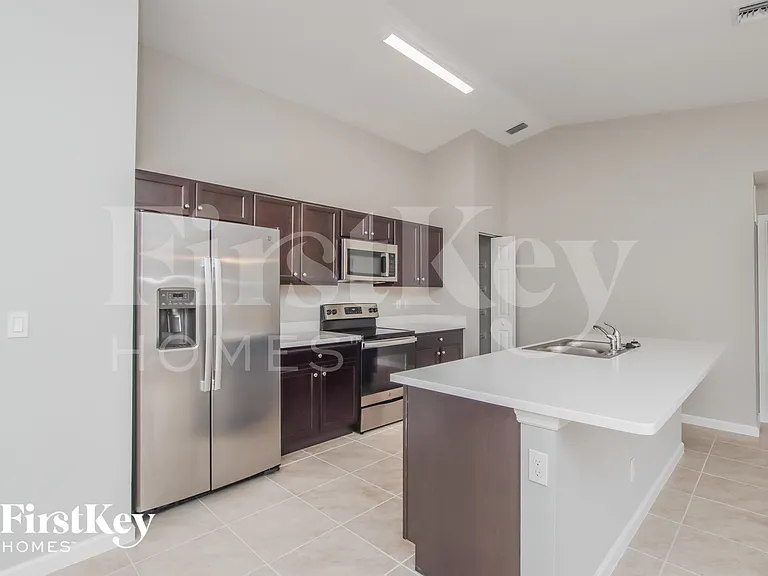 811 Andrew St SE — Photo 7