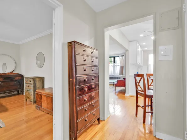 70-47 Park Drive East image 20 of 20