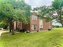 2nd image of 907 Balcones Dr APT 111