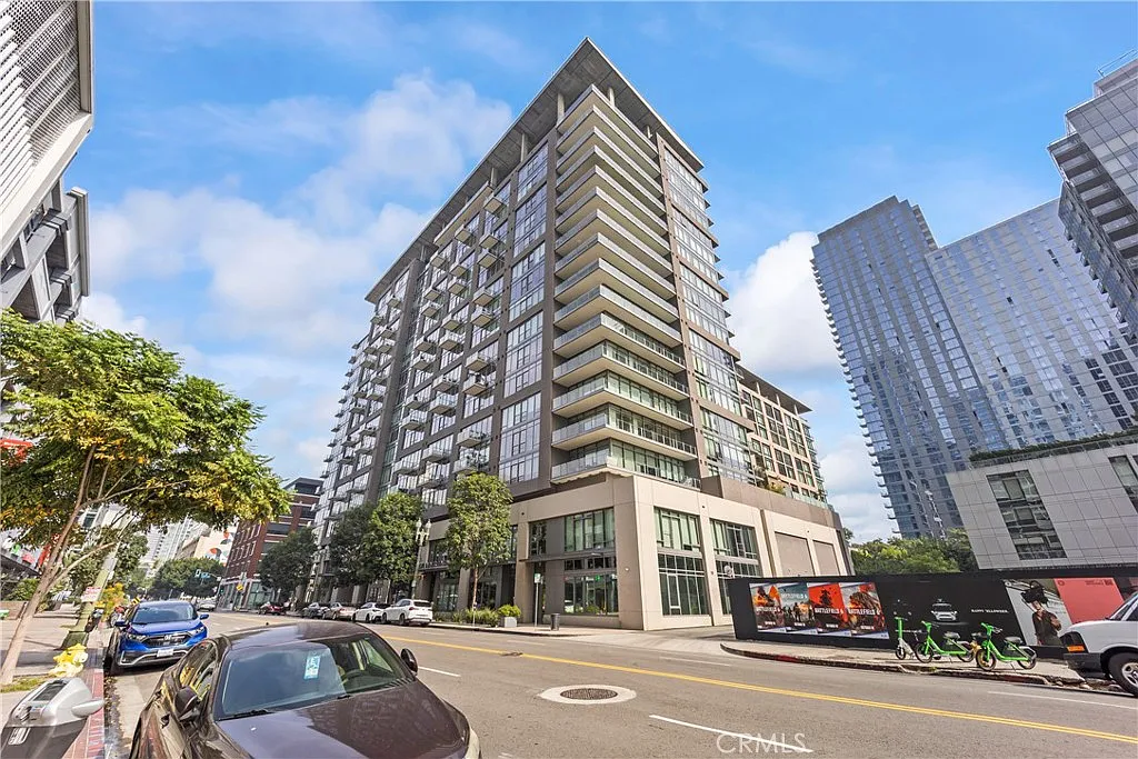 Building Photo - 1100 Hope #1704
