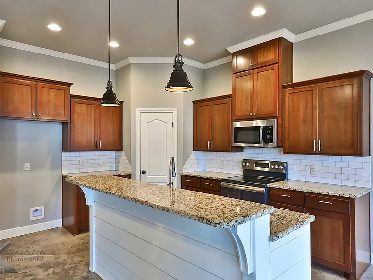 3812 Carrera Ln — Photo 8