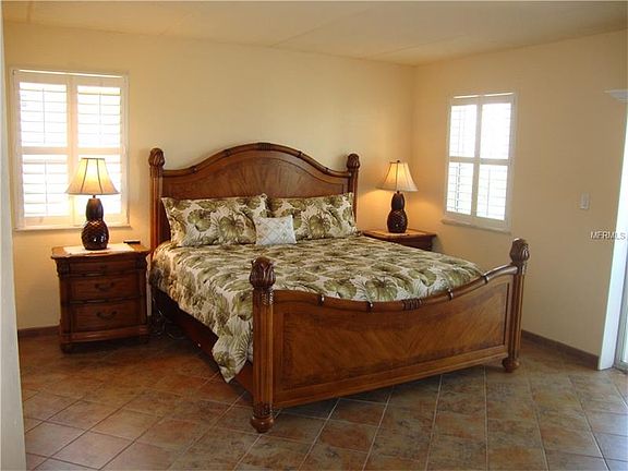 4th image of 2500 Gulf Blvd APT 103B