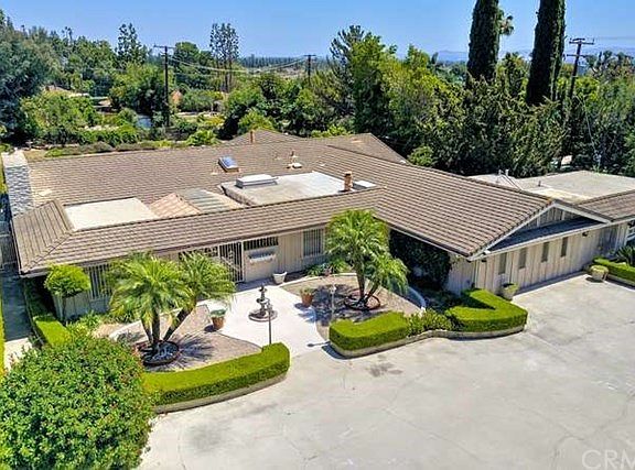 4th image of 12052 Skyline Dr