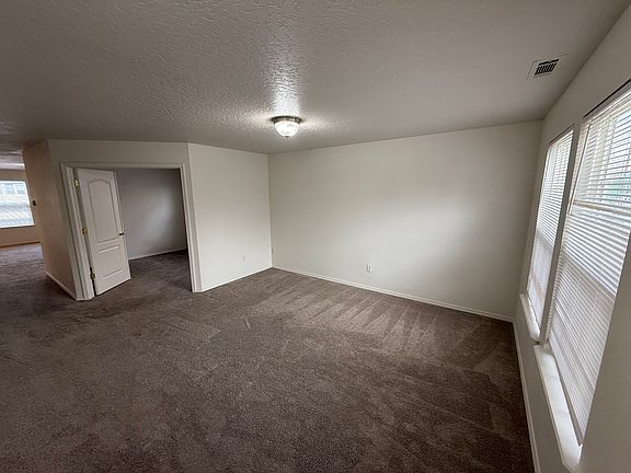 2nd image of 1056 E Grand Canyon St