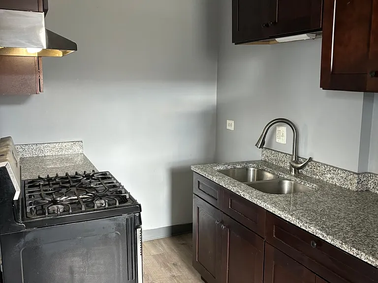 7145 S Lowe Ave #402 — Photo 4