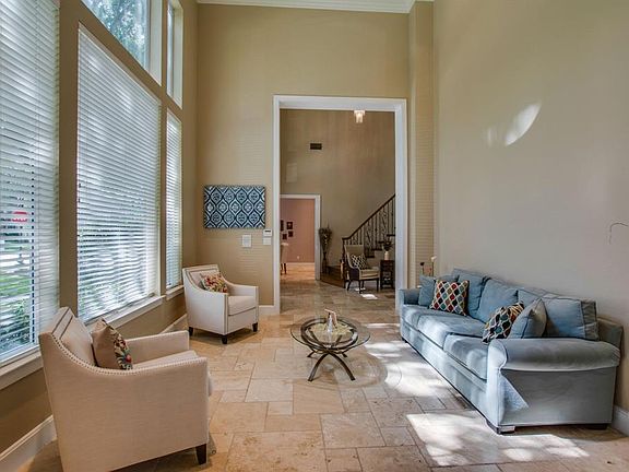 4th image of 3601 Crownhill Dr