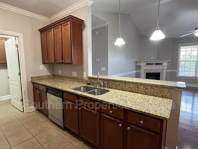411 Gallery Dr #204-1 — Photo 7