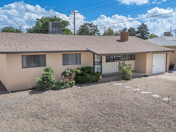 2nd image of 2806 Palomas Dr NE