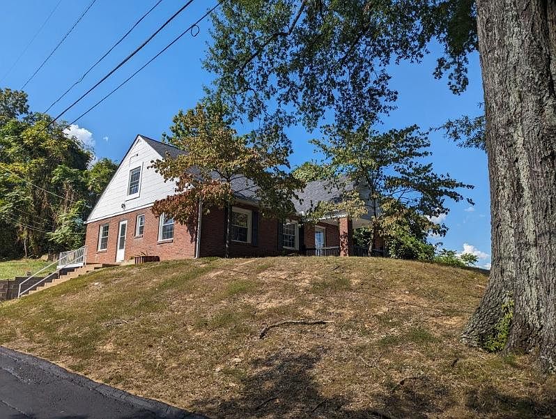 1st image of 308 Willow Hts