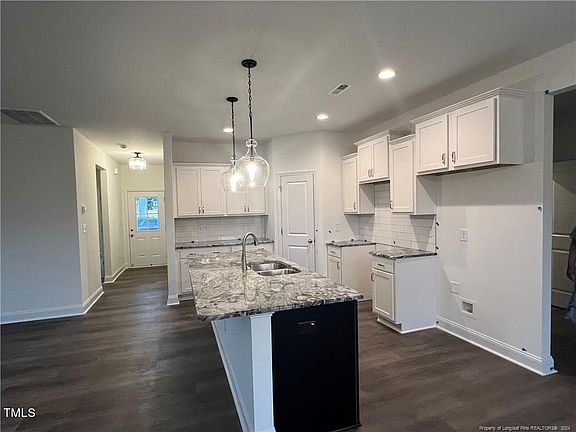 4th image of 333 Glee St
