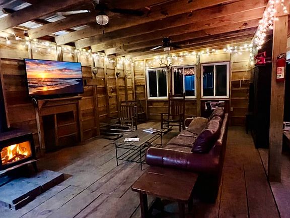 3rd image of 2059 Monterey Rd