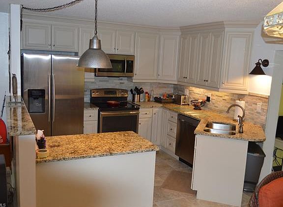 3rd image of 7400 College Pkwy APT 62B