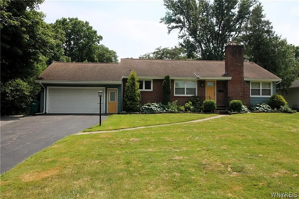 3 bed, 1.5 bath, 1341 sqft, $2,900 — Photo 2