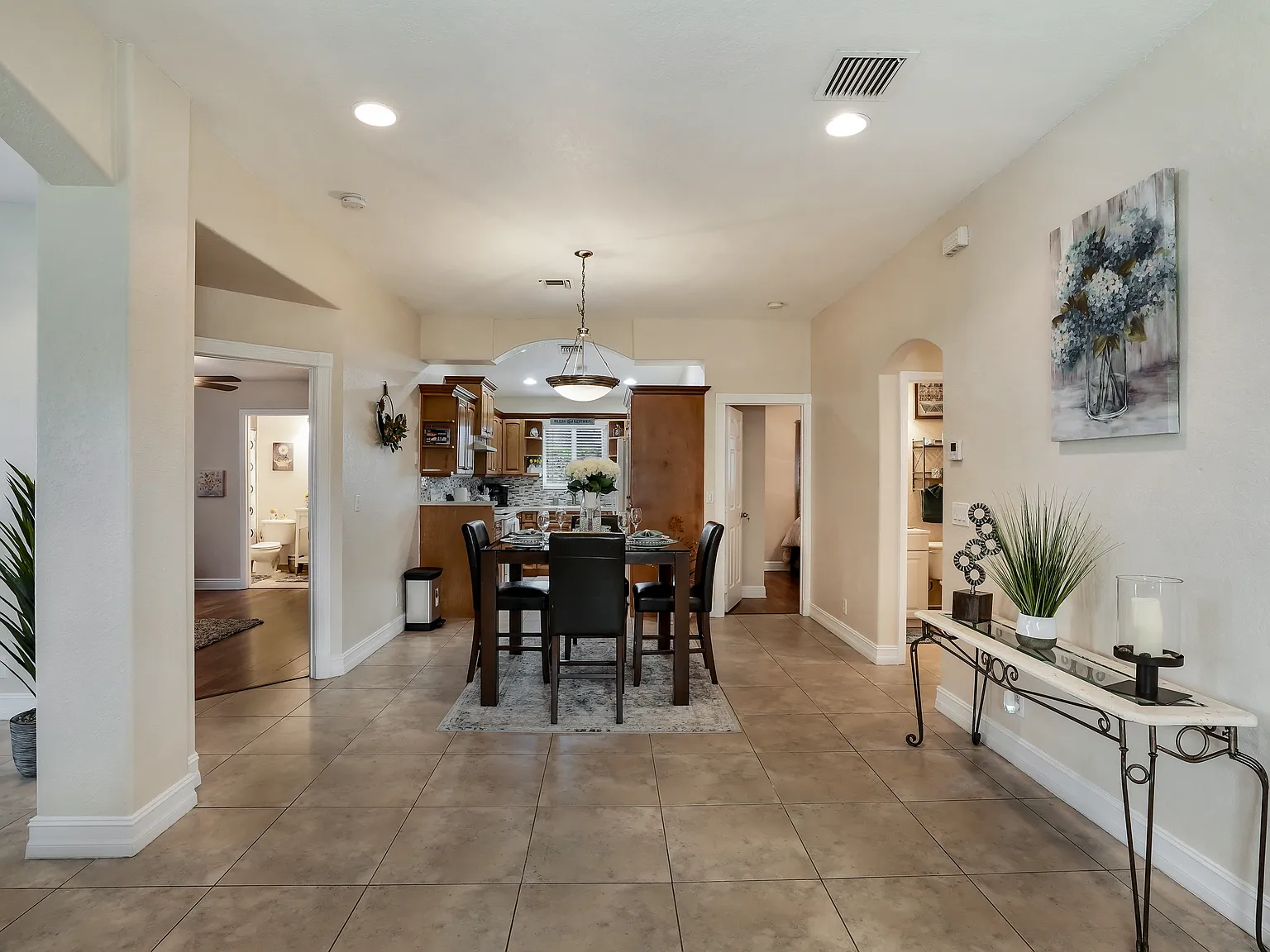 4 bed, 1479 sqft, $3,300 — Photo 3