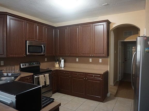 4th image of 11538 NW 84th St