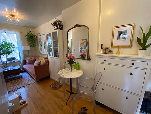 Rented by Mdays Realty | media 44