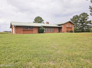 2163 Sharon Rd, Canton, MS 39046