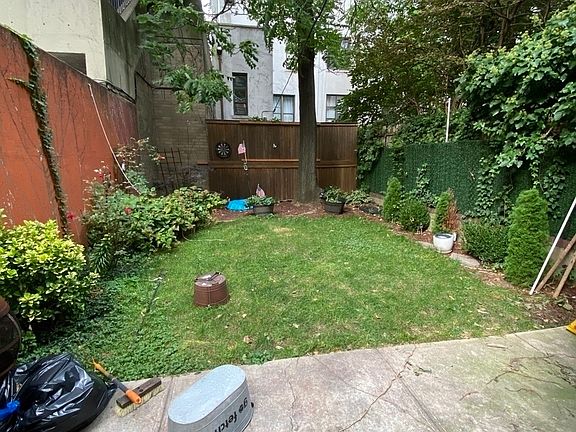 2nd image of 63 W 90th St #B