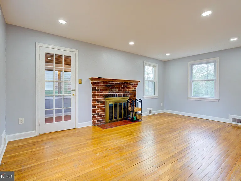 6916 New Hampshire Ave — Photo 3