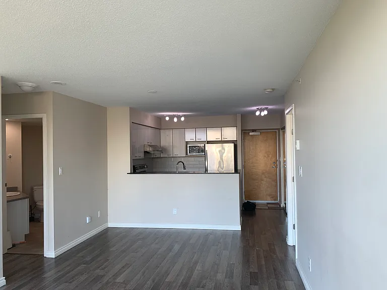 6088 Willingdon Ave #506 — Photo 5