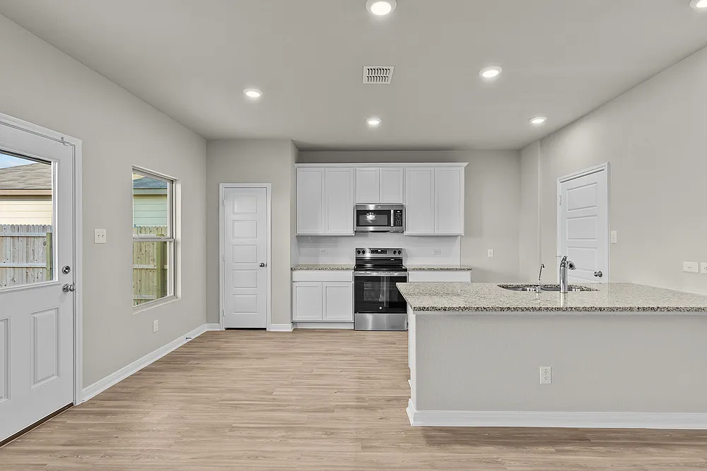 4278 Winston Way — Photo 4