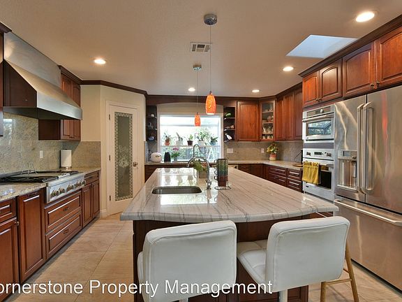 5th image of 10280 Plum Tree Ln