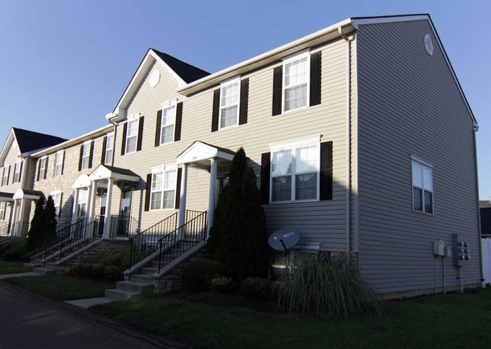 1st image of 186 Waring Dr