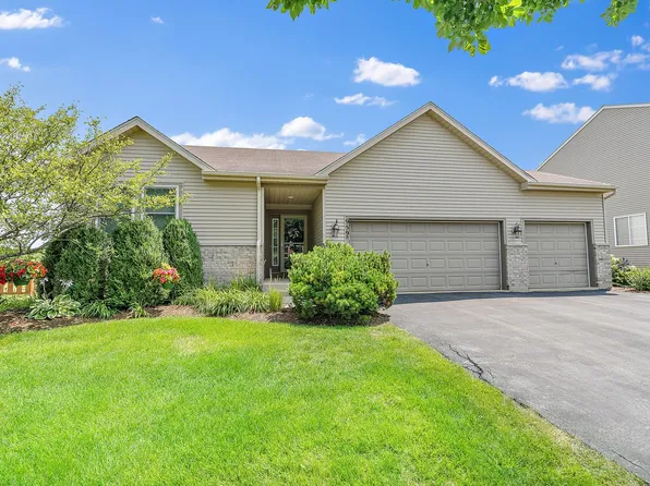 959 Valley Stream Dr, Hampshire, IL 60140