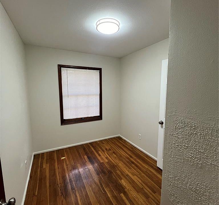 1st image of 10343 Ross Cir