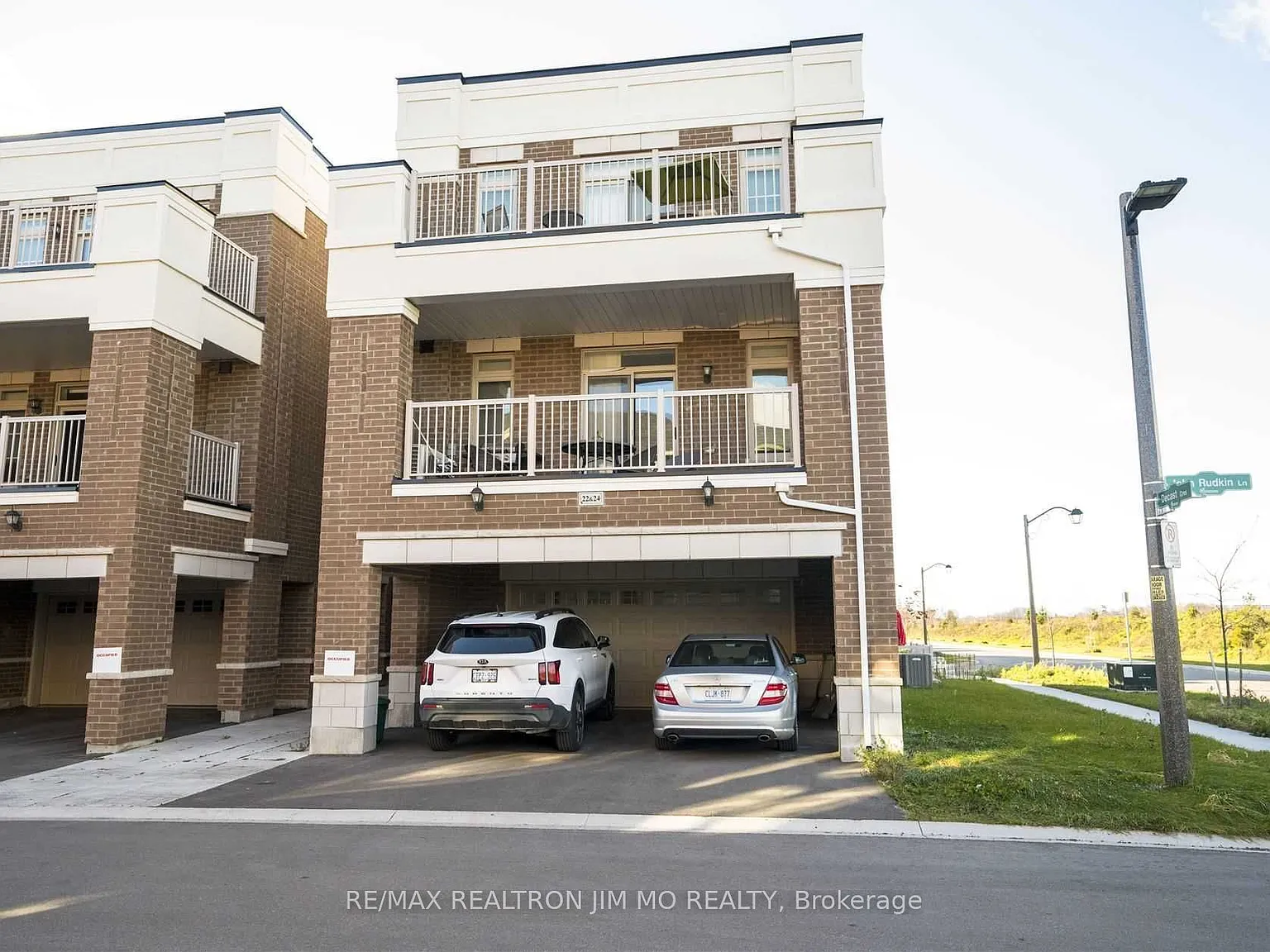 3 bed, $2,950 — Photo 2