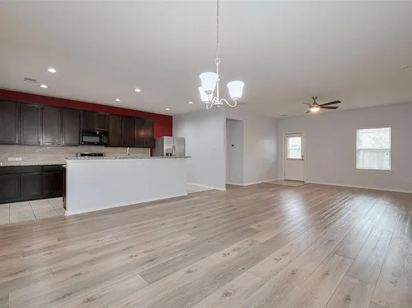 303 Stevia Avenue, Crosby, TX 77532