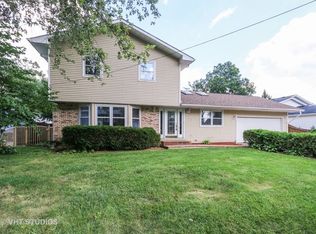 727 Ridgewood St, Round Lake, IL 60073