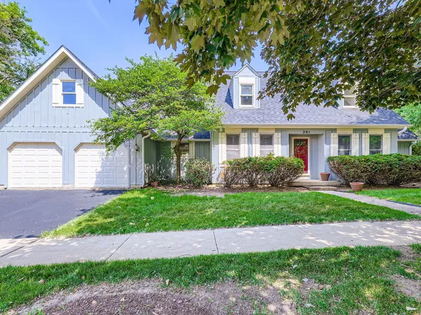 201 S Wulff St, Cary, IL 60013