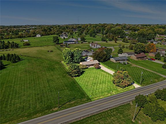 3rd image of 5943 Elk Creek Rd